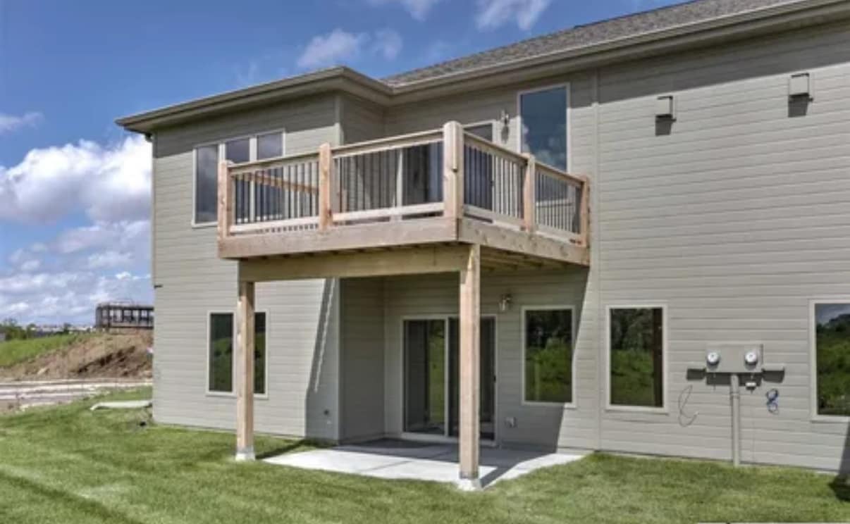 Building Photo - 16070 Hadan Dr