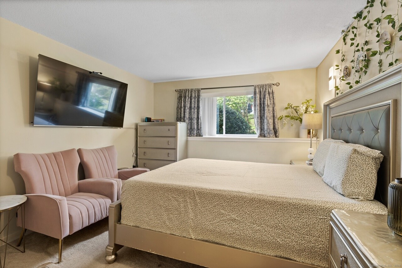 Building Photo - 59 Brookwood Dr