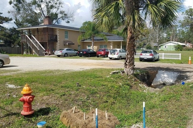Building Photo - Palm Cove Villas
