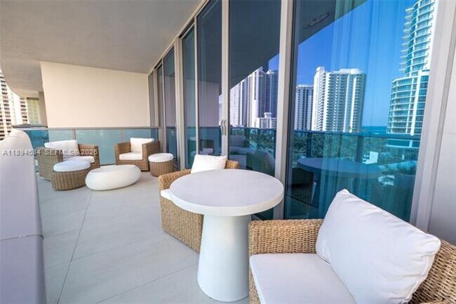 Building Photo - 17550 Collins Ave