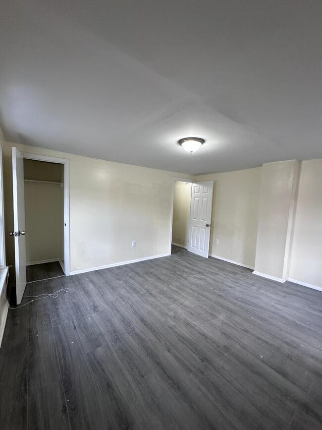 Building Photo - 153 Vine St