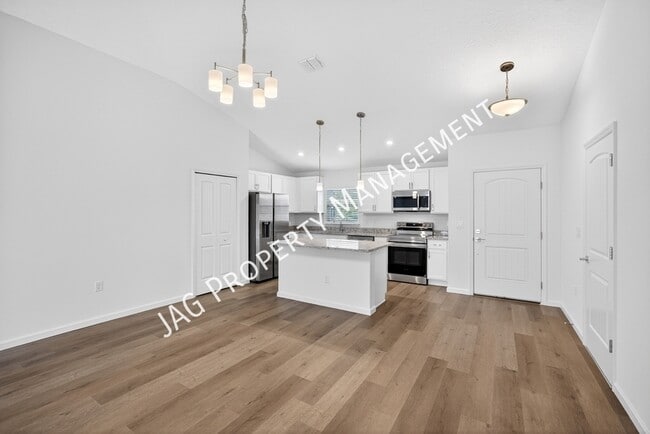 Building Photo - 251 Vin Rose Cir SE