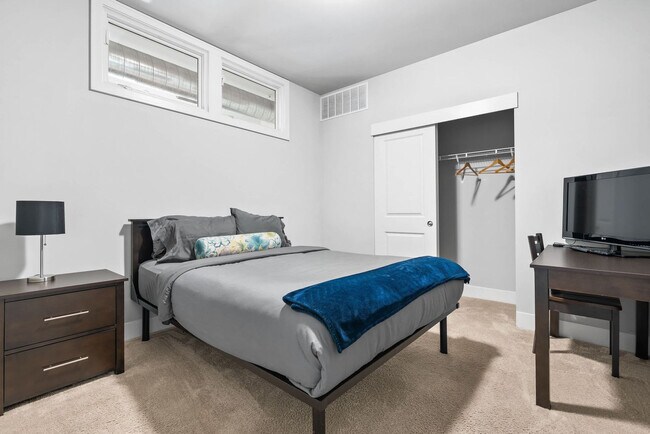 Building Photo - 235 S Delaware St