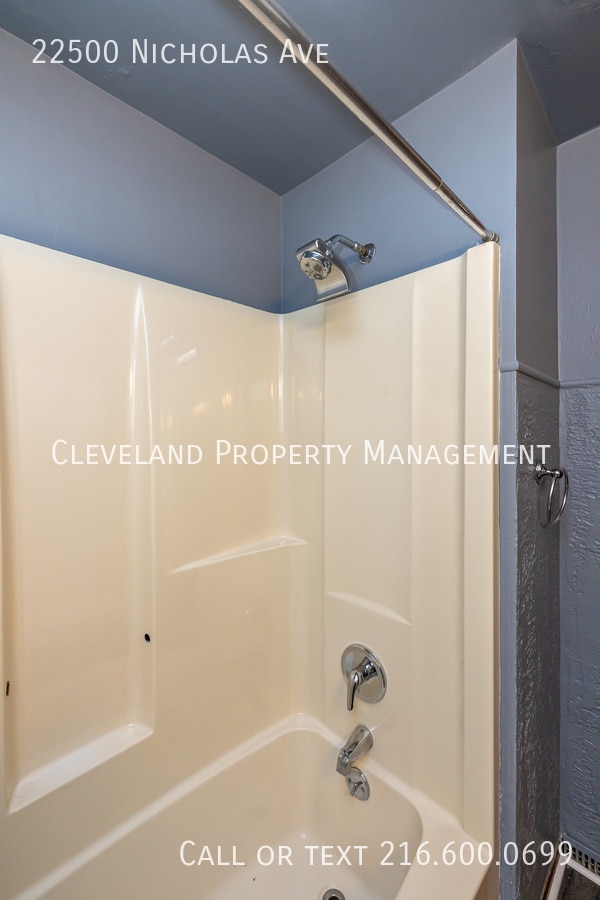 Building Photo - 22500 Nicholas Ave