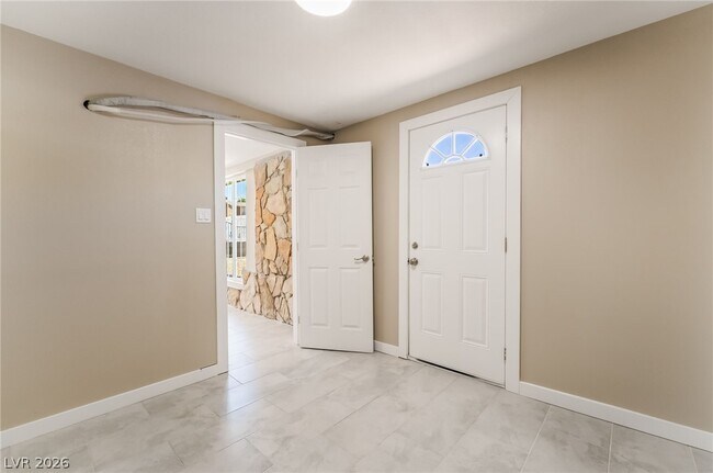 Building Photo - 5402 Tahoe Dr