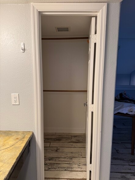 Building Photo - 1025 E Highland Ave