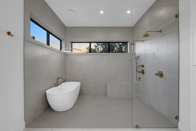 Building Photo - 207 Kites Ct