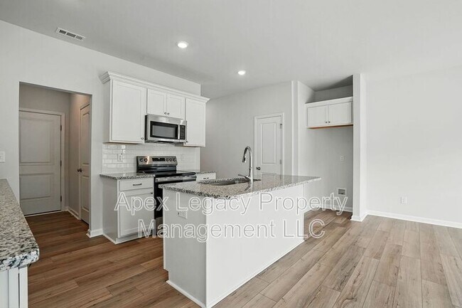 Building Photo - 112 Central Townes Wy
