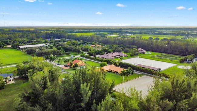 Building Photo - 11861 Hawk Hollow