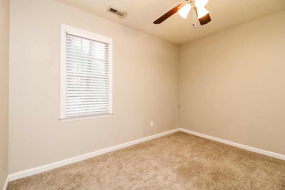 Building Photo - 1405 E Stonemason Dr