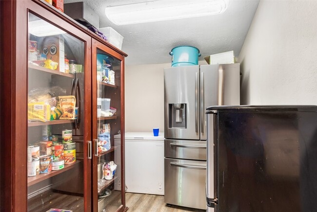 Building Photo - 218 Waterfall Dr