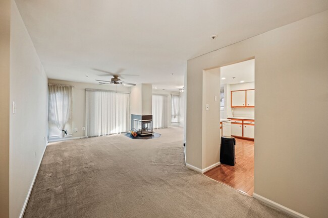 Building Photo - Spacious Ground-Level 2-Bedroom Unit with ...