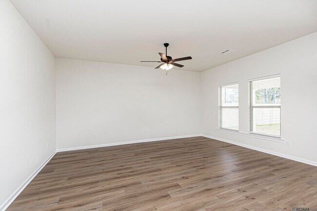 Building Photo - 41401 Cozy Wy
