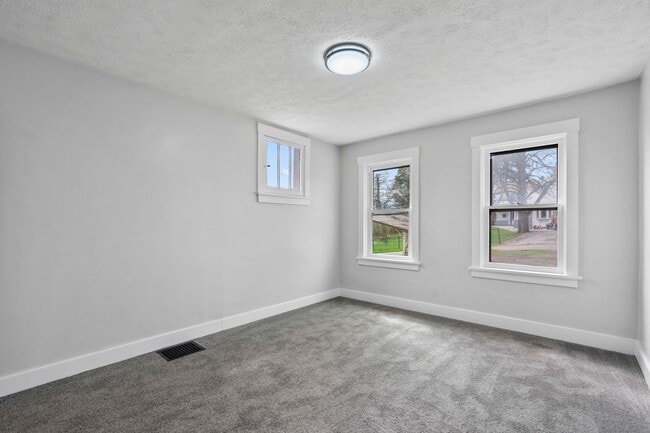 Building Photo - 3407 Gass Ave