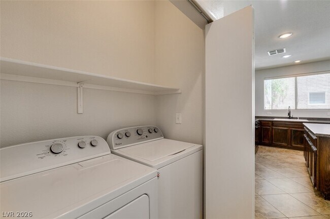 Building Photo - 6779 Winding Wood St