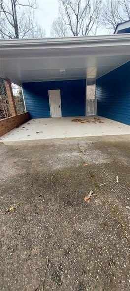 Building Photo - 5030 Beth St