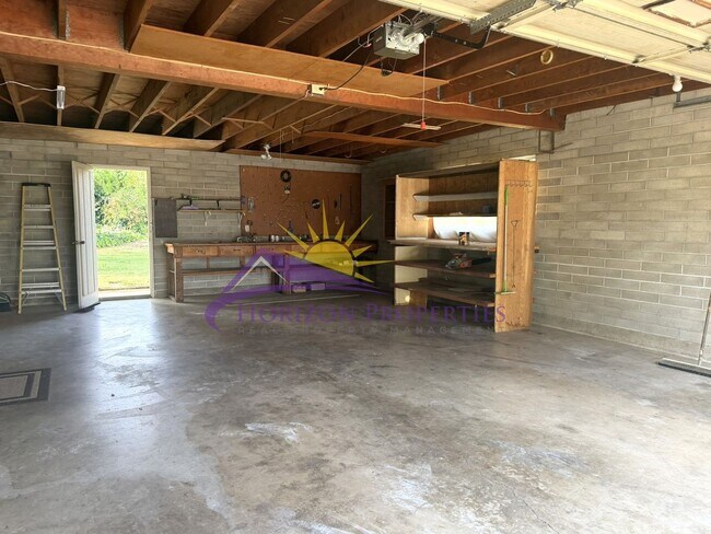 Building Photo - 3 Bed 2.5 Bath 2,027 sqft Fair Oaks Home with bonus office
