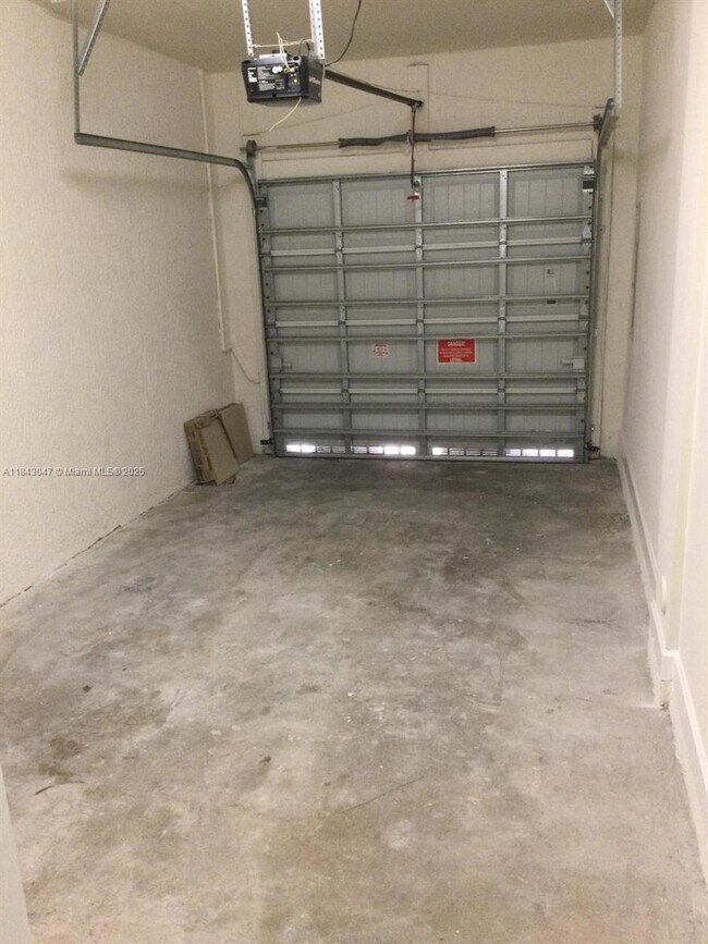 Building Photo - 17370 SW 153rd Ave