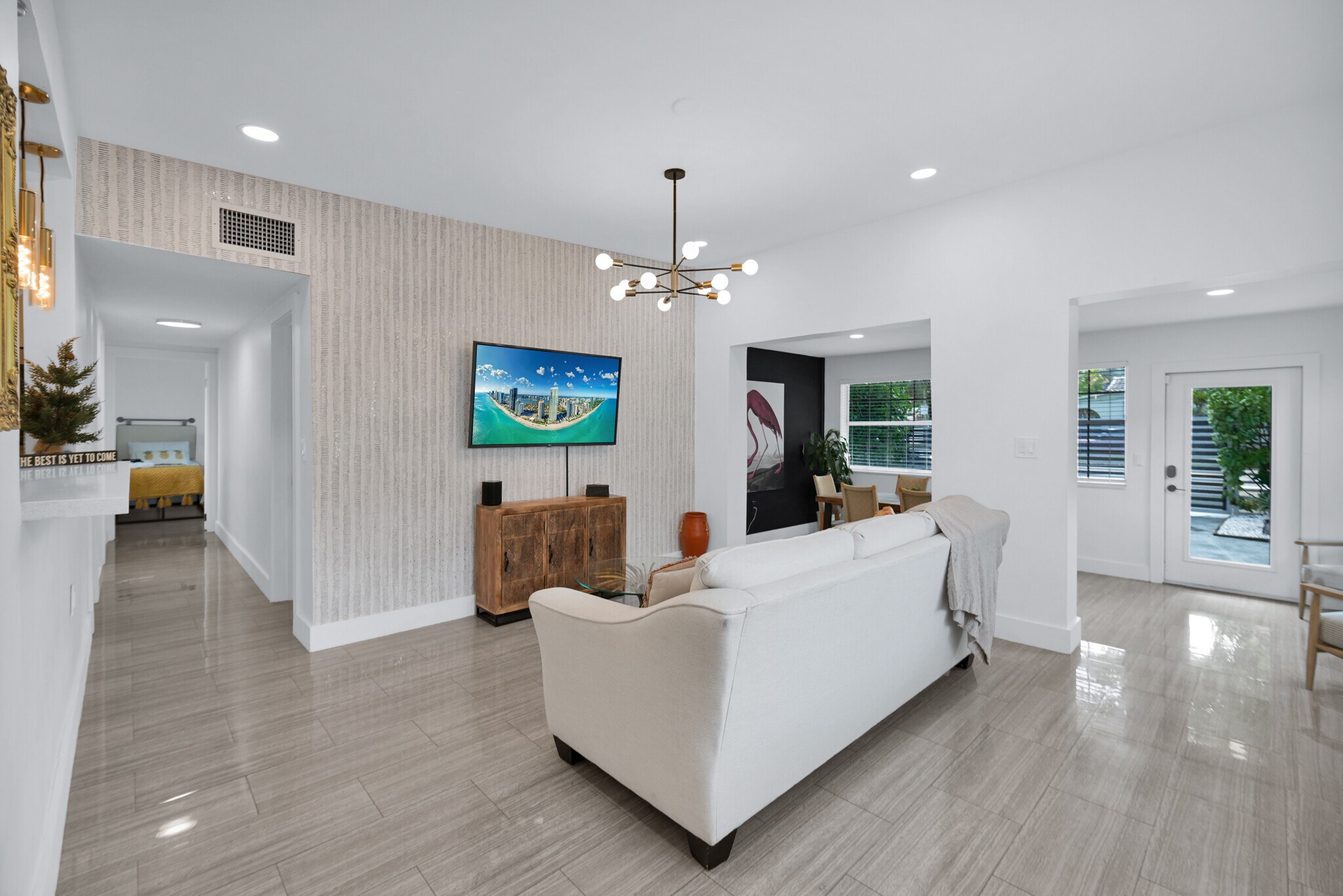 Building Photo - 1800 SW 5th Ave