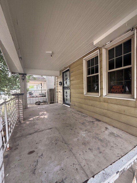 Building Photo - 1610 Kelly Dr