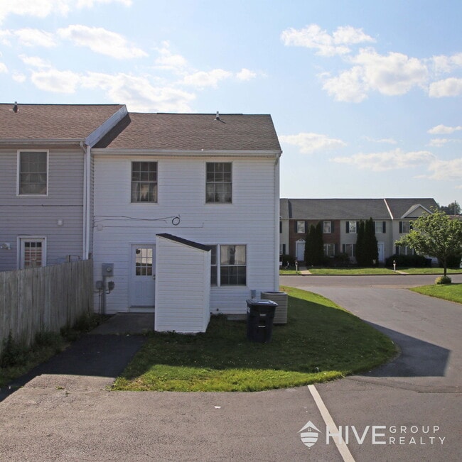 Building Photo - 1041 Oriole Ln