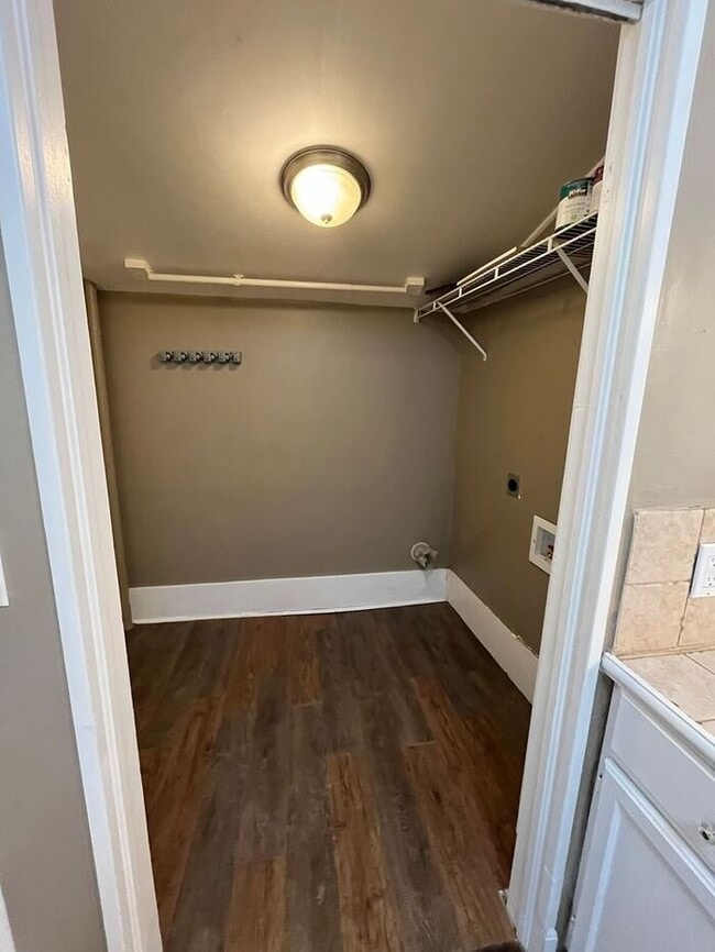 Building Photo - Studio Cottage located in Aurora Addition of NW OKC