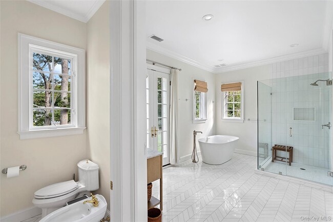 Building Photo - 4 Oakland Ln