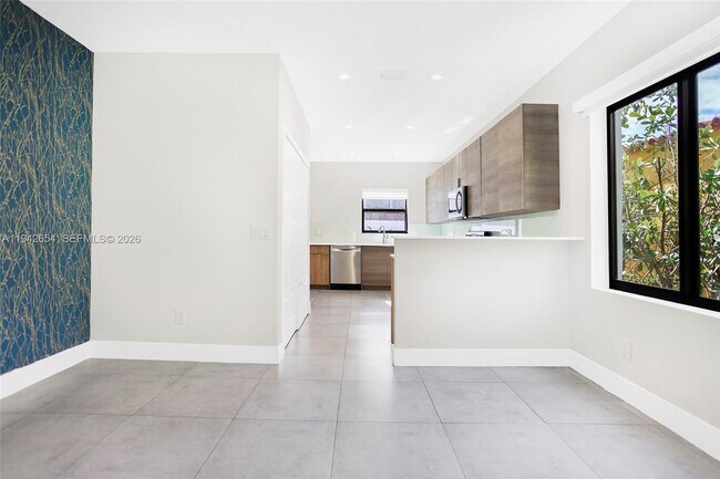 Building Photo - 1744 SW 22nd Terrace