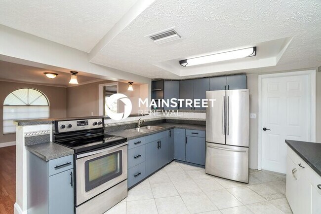 Building Photo - 3 Bedroom Pet-Friendly Home in Port Richey, FL with Main Street Renewal