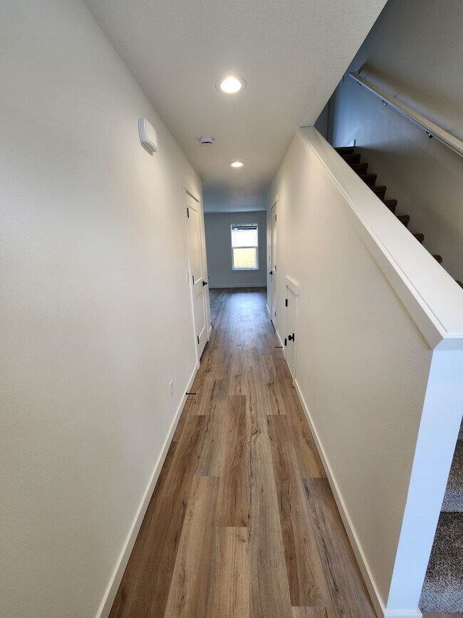 Building Photo - 1006 Peach Rd