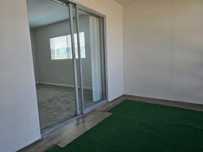Building Photo - 3915 S Flagler Dr