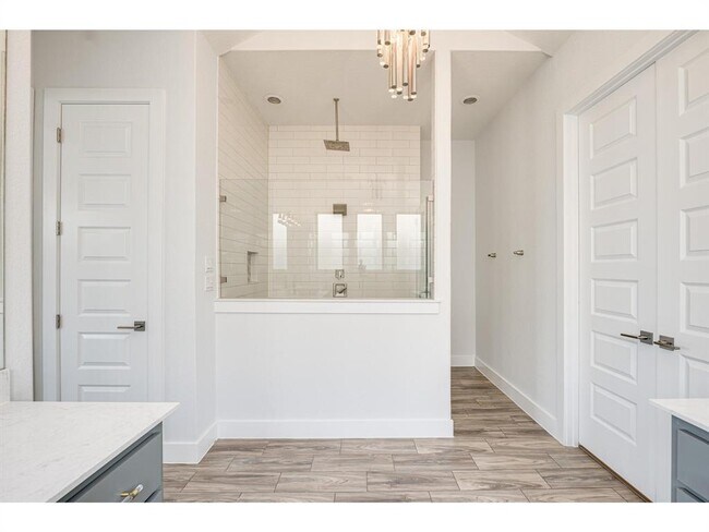 Building Photo - 523 Baldovino Skyway