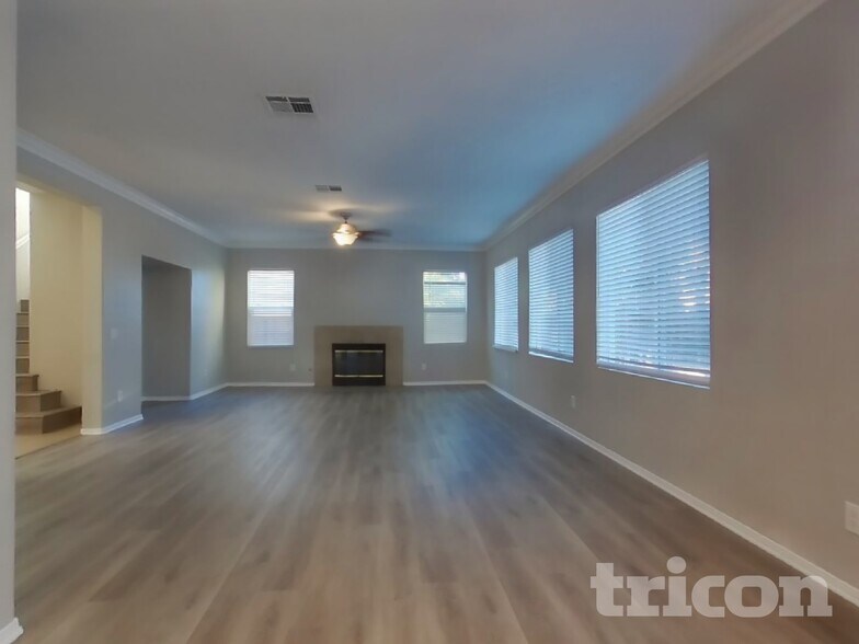 Building Photo - 33558 Iris Ln