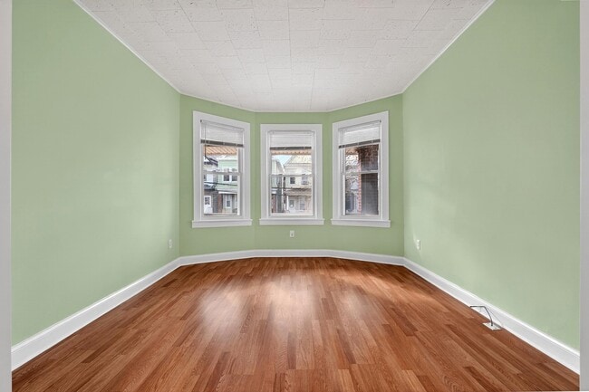 Building Photo - 133 W 28th St