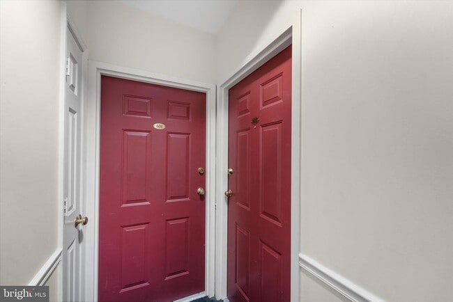 Building Photo - 545 E Braddock Rd