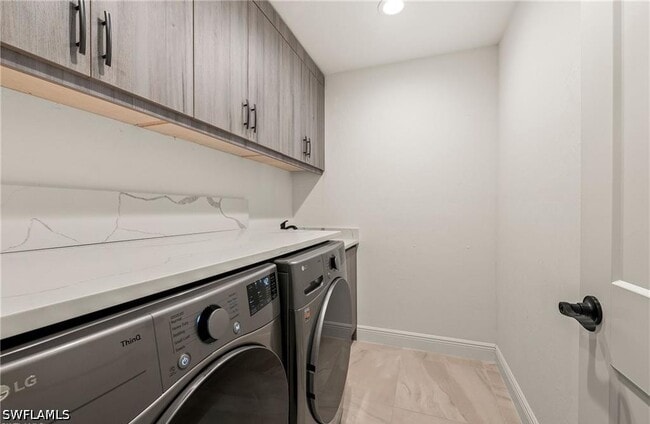 Building Photo - 2307 Queens Way