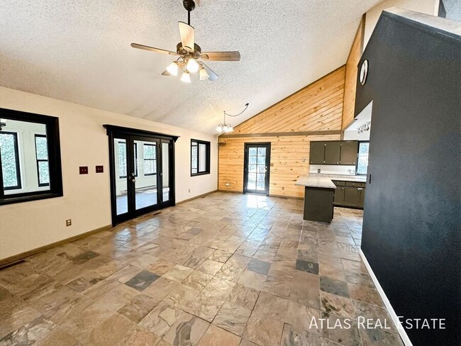 Building Photo - 1309 Browning Ave