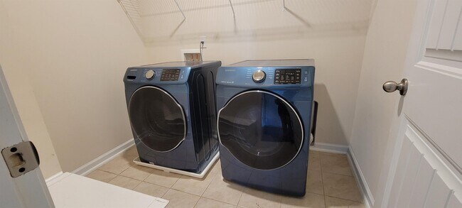 Building Photo - 1072 Caprisia Lp