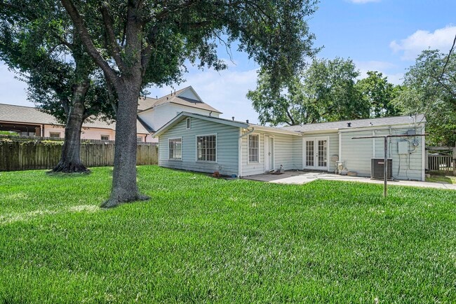 Building Photo - 1720 Libbey Dr