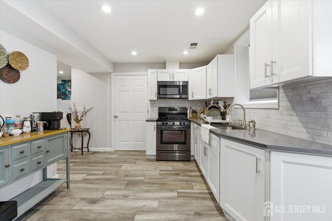 Building Photo - 316 Evergreen Ave