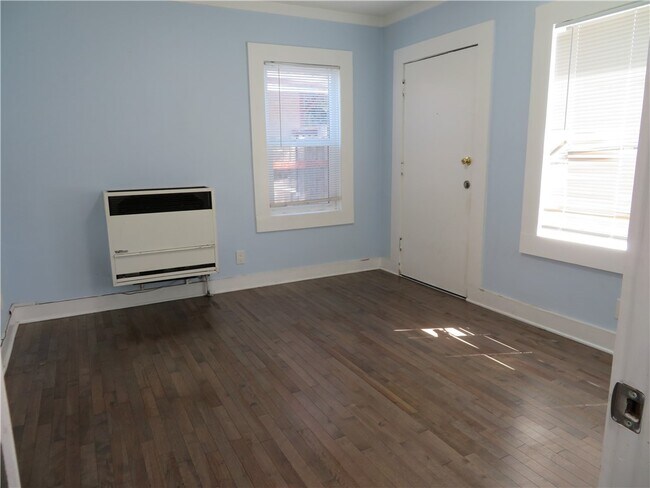 Building Photo - 3923 Normandie Ave