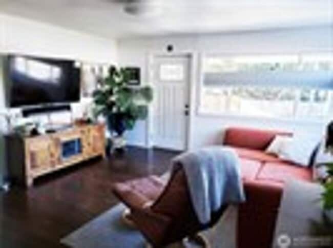 Building Photo - 4Bd/1Ba SeaTac House