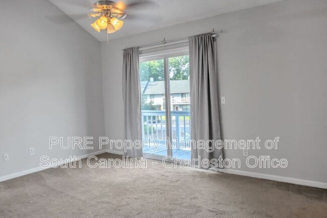 Building Photo - 8016 Thelen St