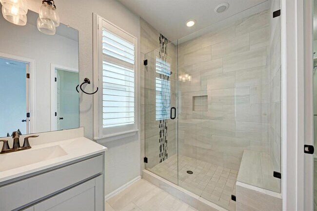 Building Photo - 10201 Cienega Cove