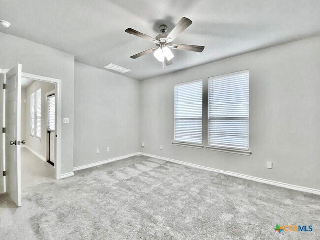 Building Photo - 816 Alta Wy