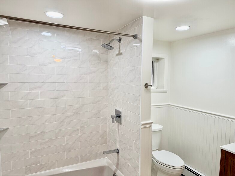 Building Photo - 59 Longdale Rd