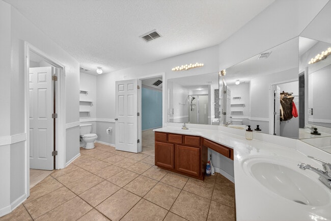 Building Photo - 112 Kildrummy Ct
