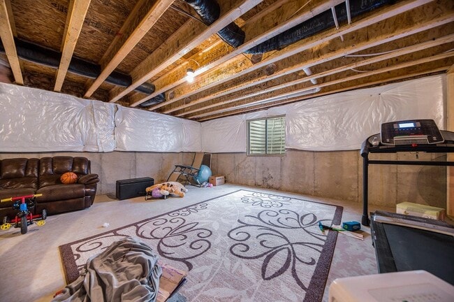 Building Photo - 7280 Hopkinton Dr