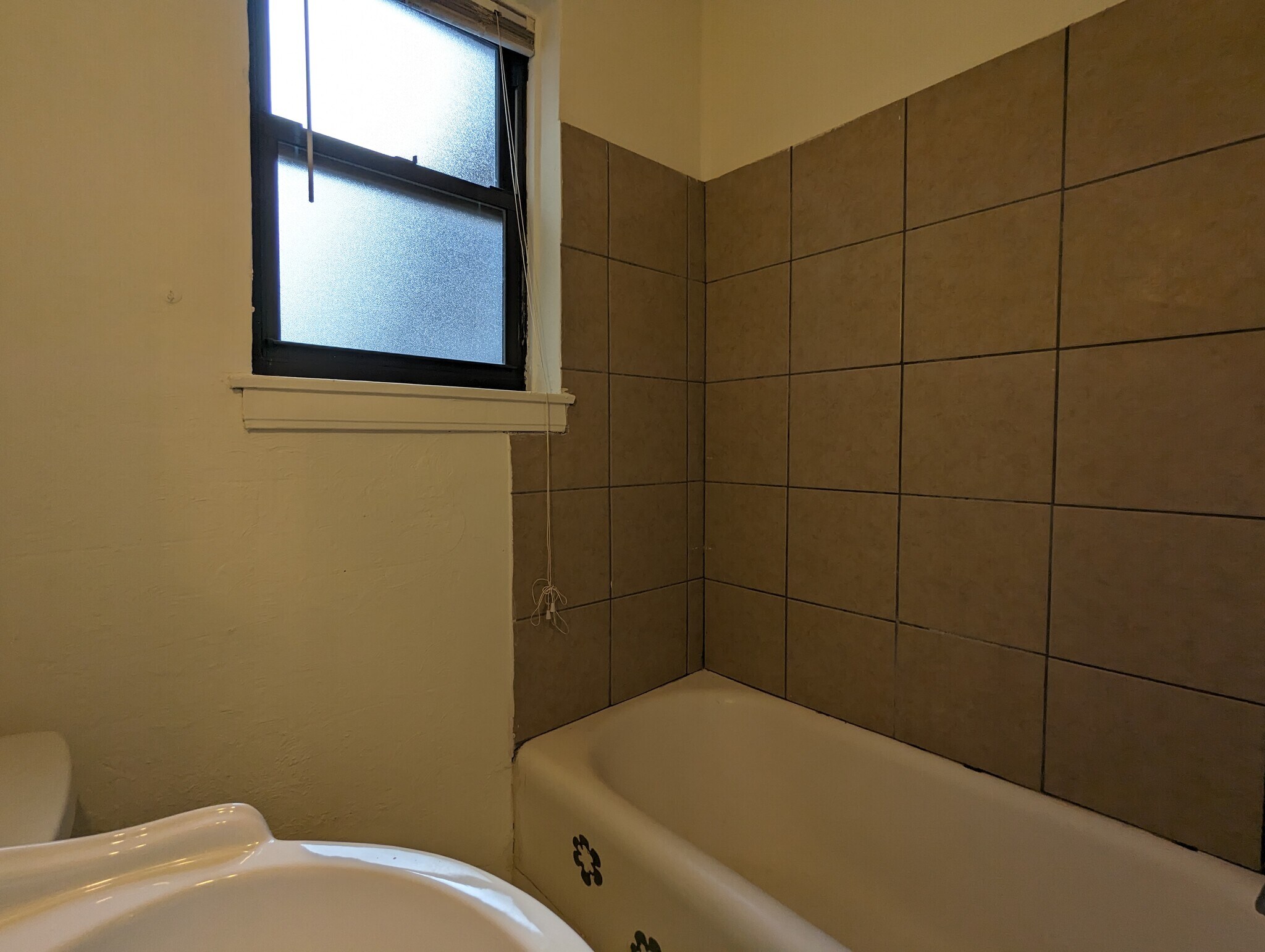 Building Photo - 4857 N Damen Ave