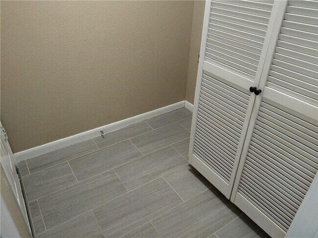 Building Photo - 1004 Ridgebluff Cir